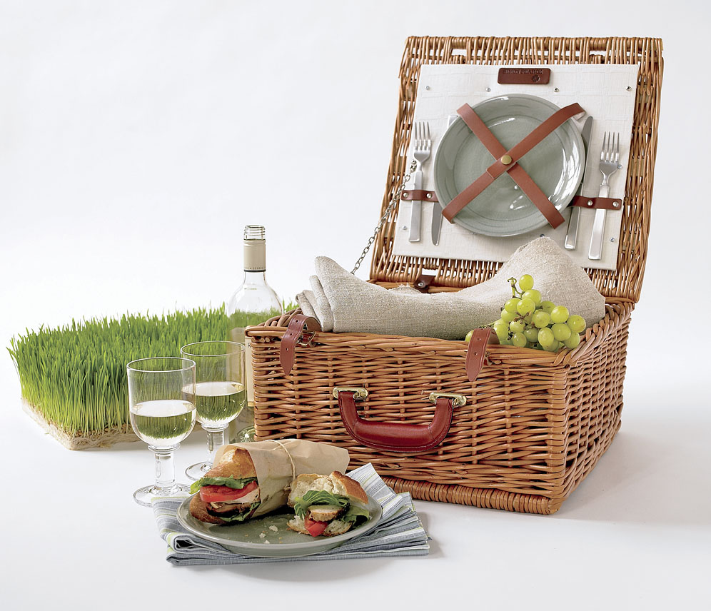 Willow Picnic Basket |  Season’s Must-Have